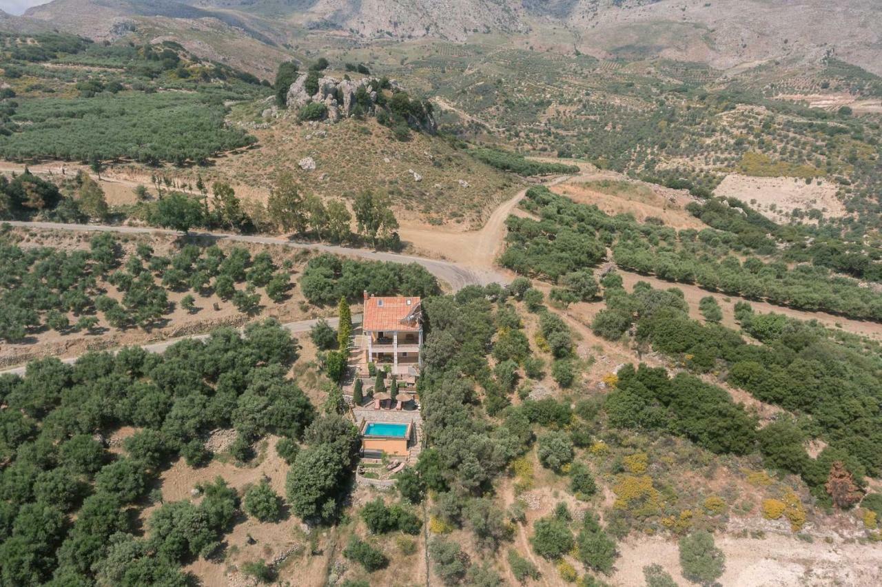 Kastelas Country house