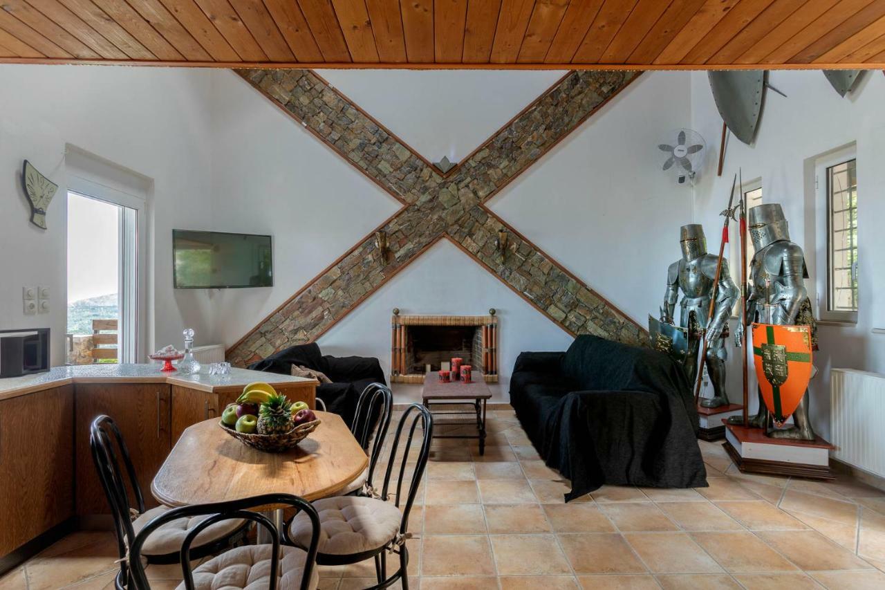 Kastelas Country house *