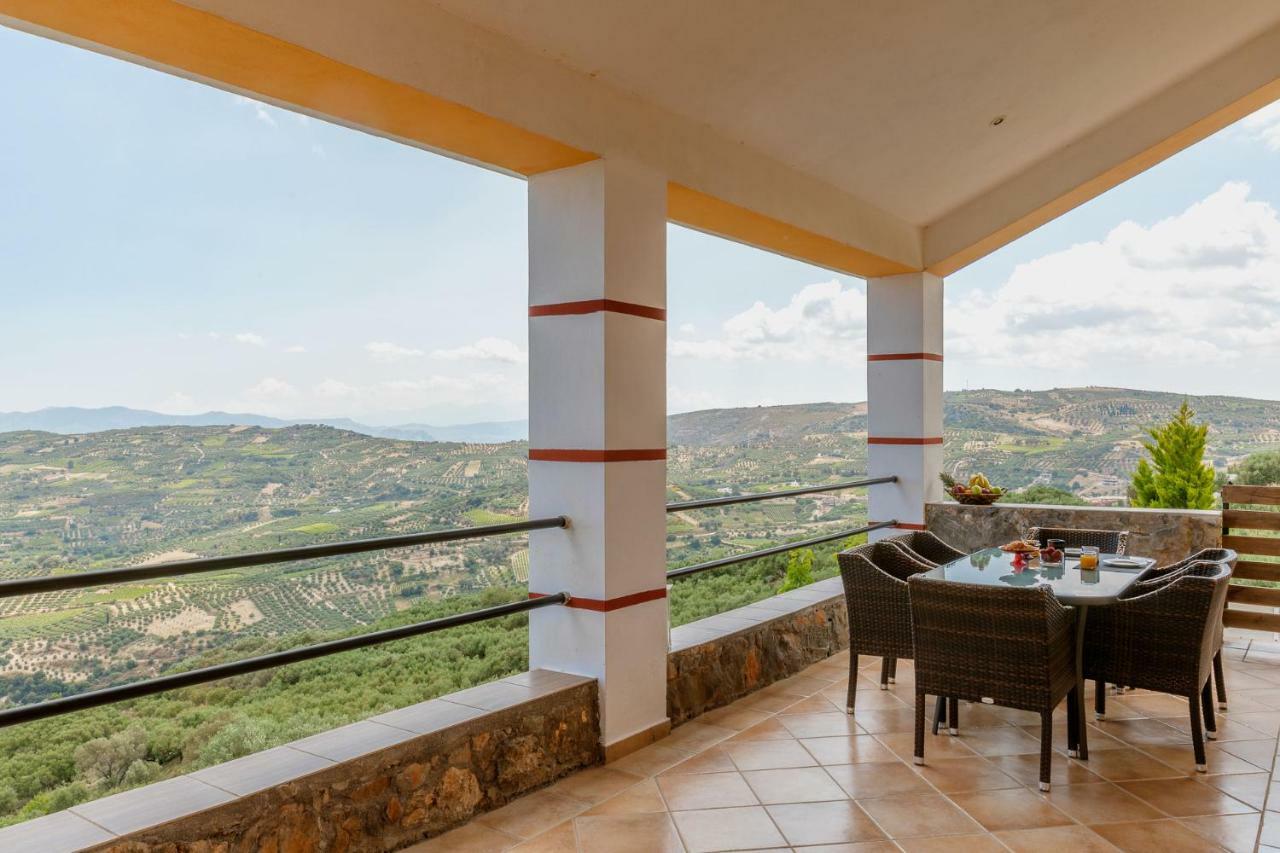 Kastelas Country house
