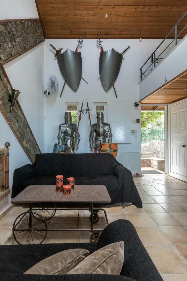 Kastelas Country house